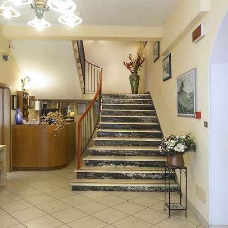 Fior Di Loto - Rimini Hotel ภายนอก รูปภาพ