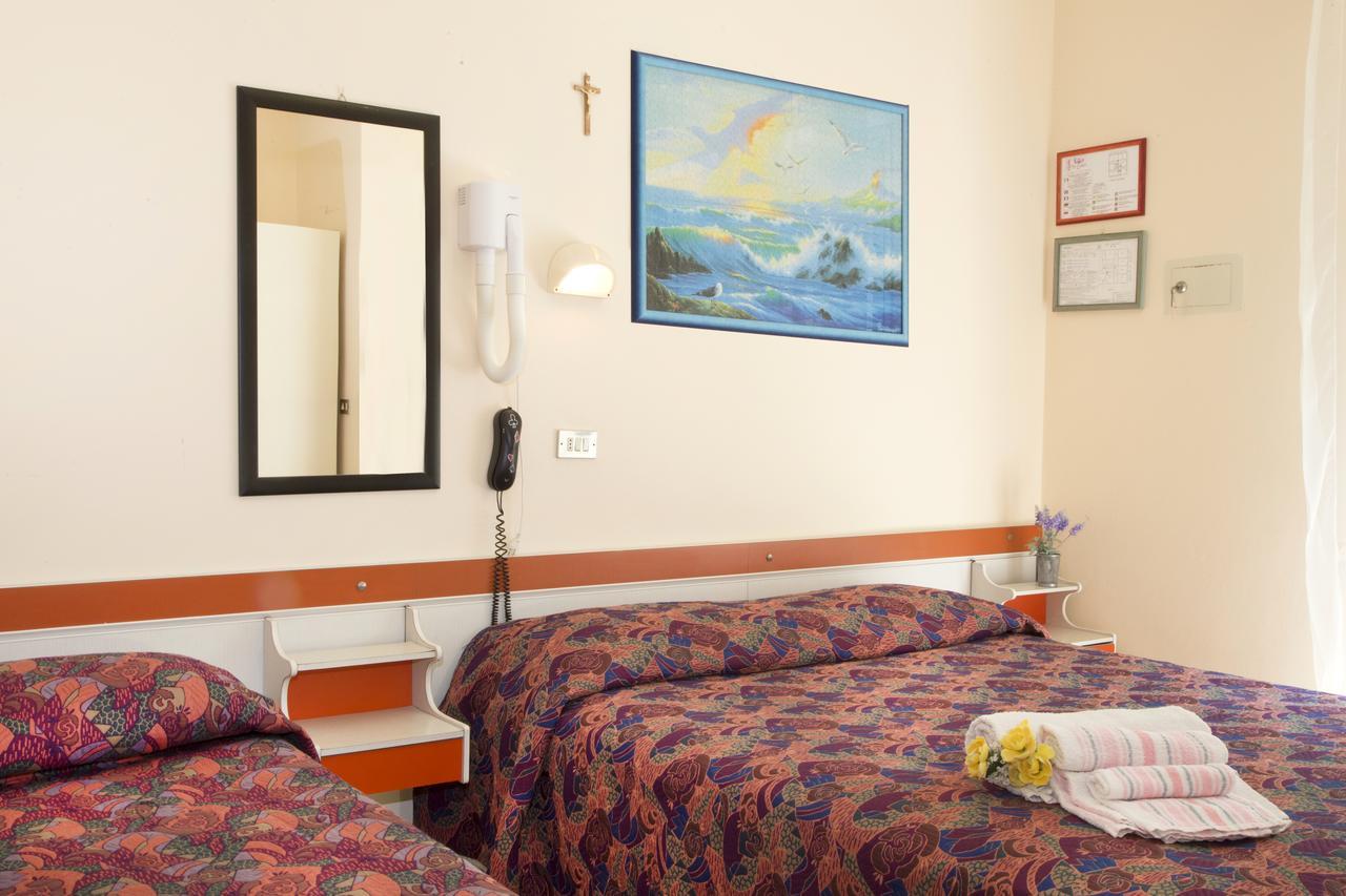 Fior Di Loto - Rimini Hotel ภายนอก รูปภาพ