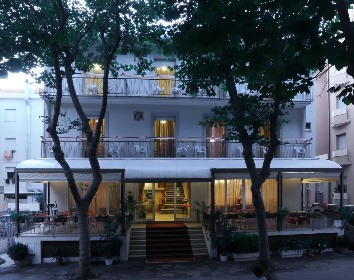 Fior Di Loto - Rimini Hotel ภายนอก รูปภาพ