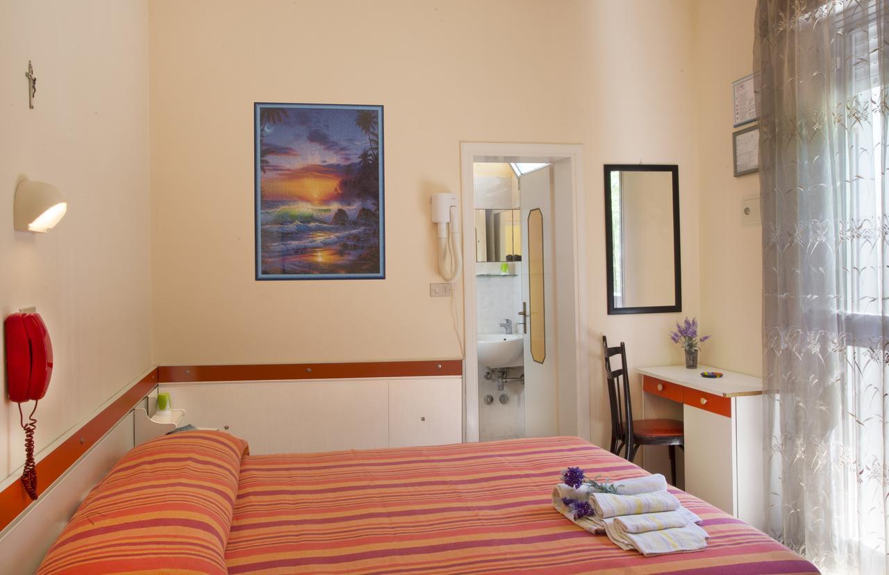Fior Di Loto - Rimini Hotel ภายนอก รูปภาพ